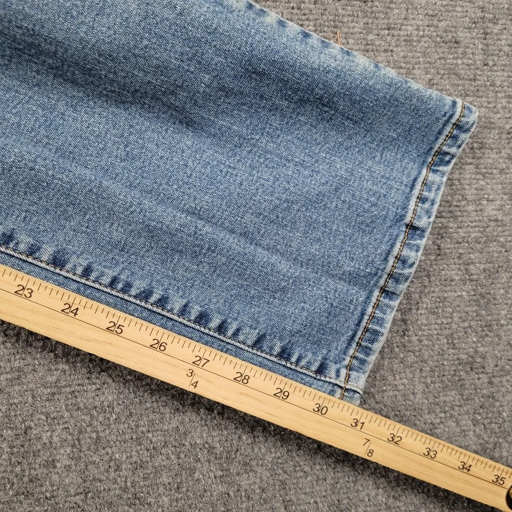 Levis Classic Relaxed Boot Cut 550 Jeans‎ Womens 12M Light Wash Mid Rise Y2K